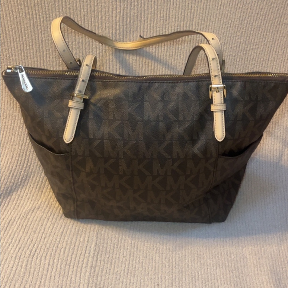 Michael Kors brown tote bag 🤎